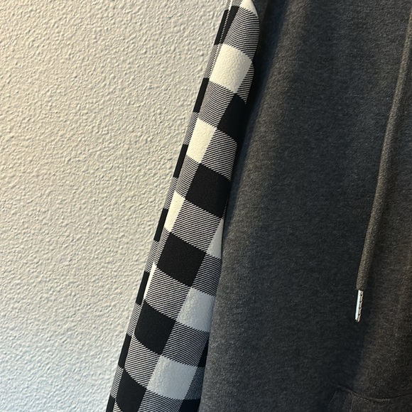 Shein curve plaid sleeve hoodie size 1XL - Picture 3 of 6